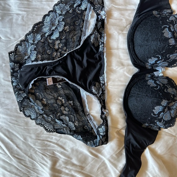 Adore me sets - Picture 2 of 9